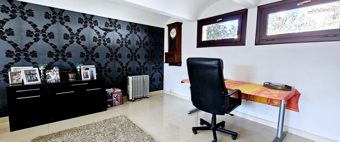 Resale - Villa - Estepona - Estepona Centro