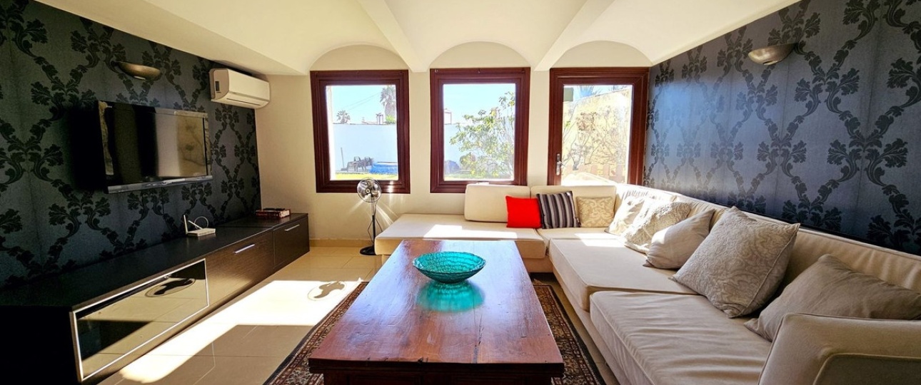 Resale - Villa - Estepona - Estepona Centro