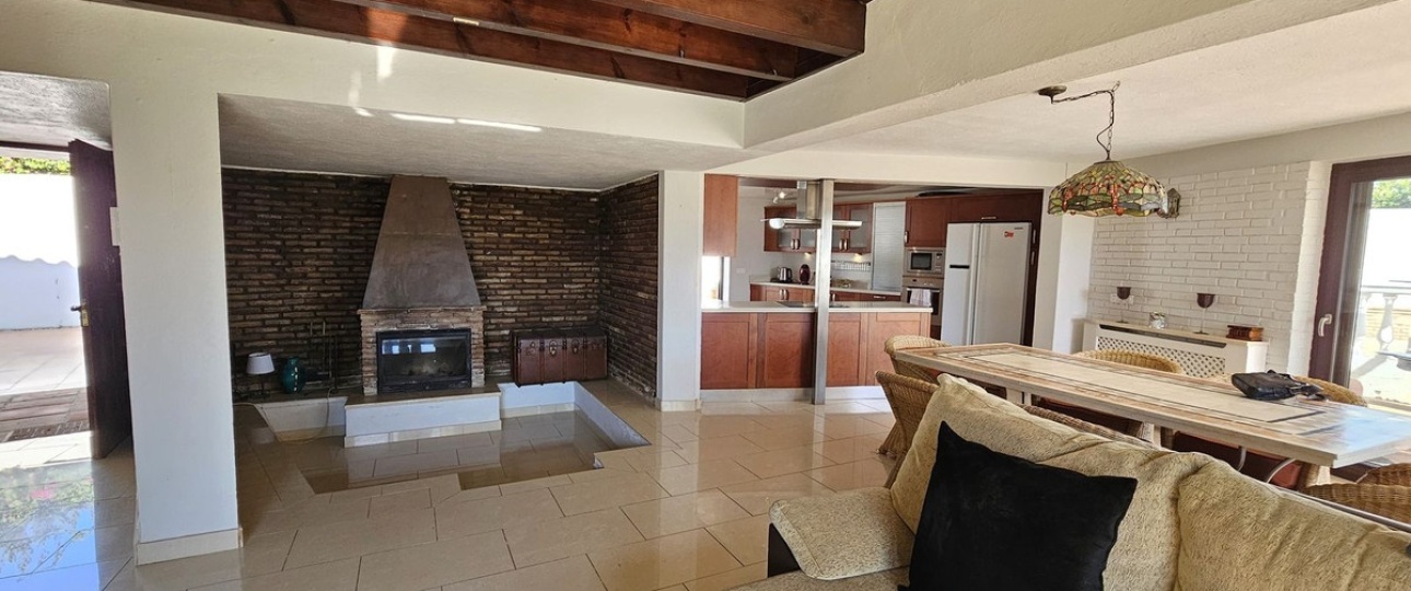 Resale - Villa - Estepona - Estepona Centro