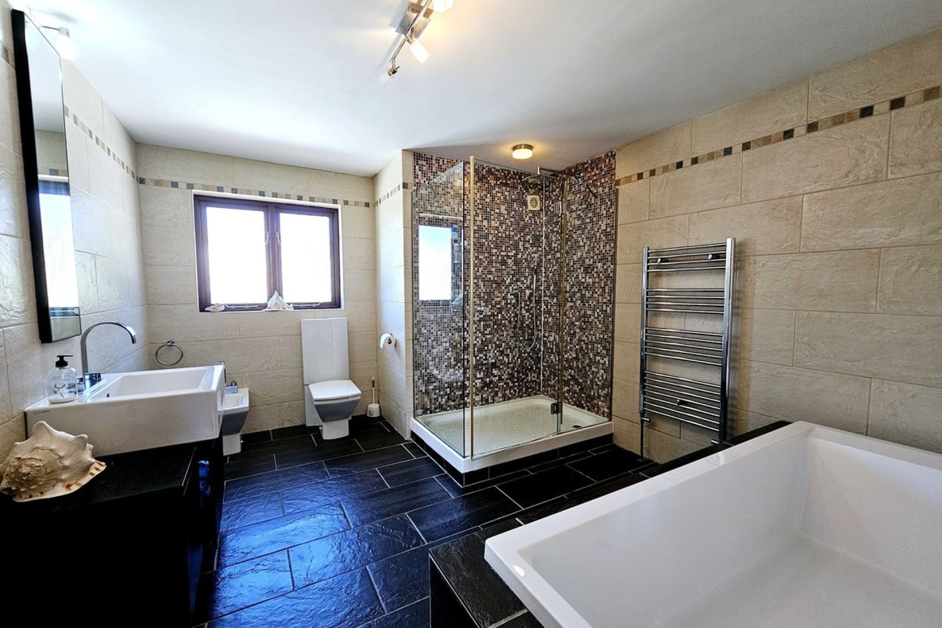 Resale - Villa - Estepona - Estepona Centro
