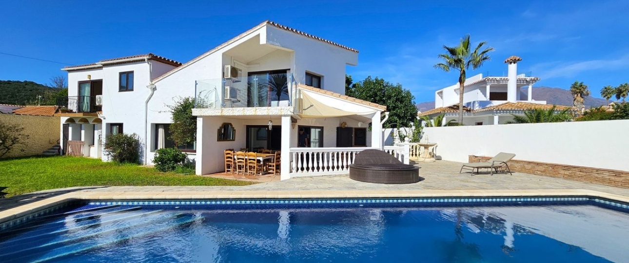 Resale - Villa - Estepona - Estepona Centro