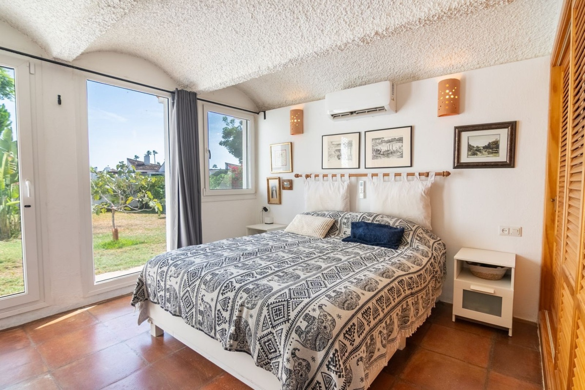 Resale - Villa - Estepona - Estepona Centro