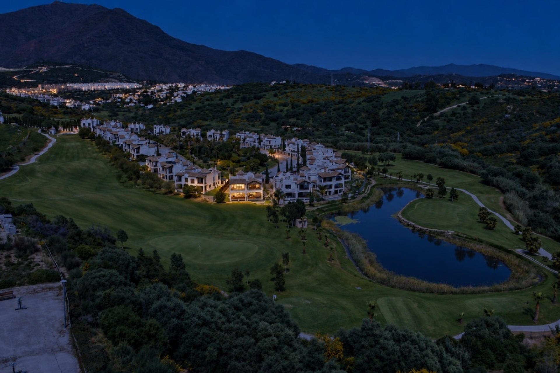 Resale - Villa - Estepona - Estepona Centro