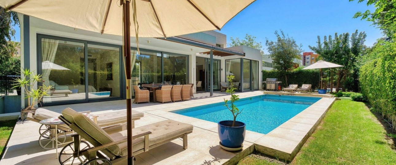 Resale - Villa - Estepona - Estepona Centro