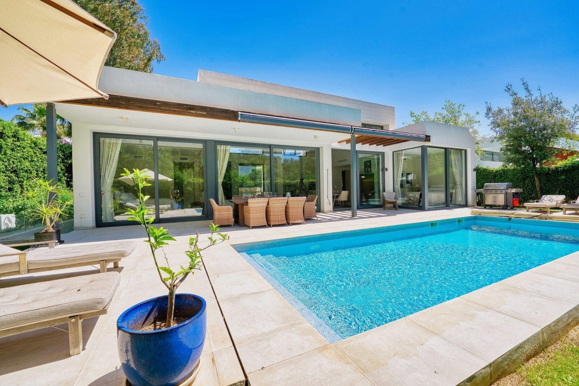 Resale - Villa - Estepona - Estepona Centro