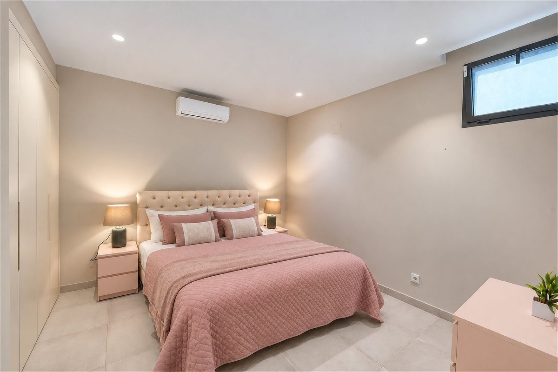 Resale - Villa - Estepona - Estepona Centro