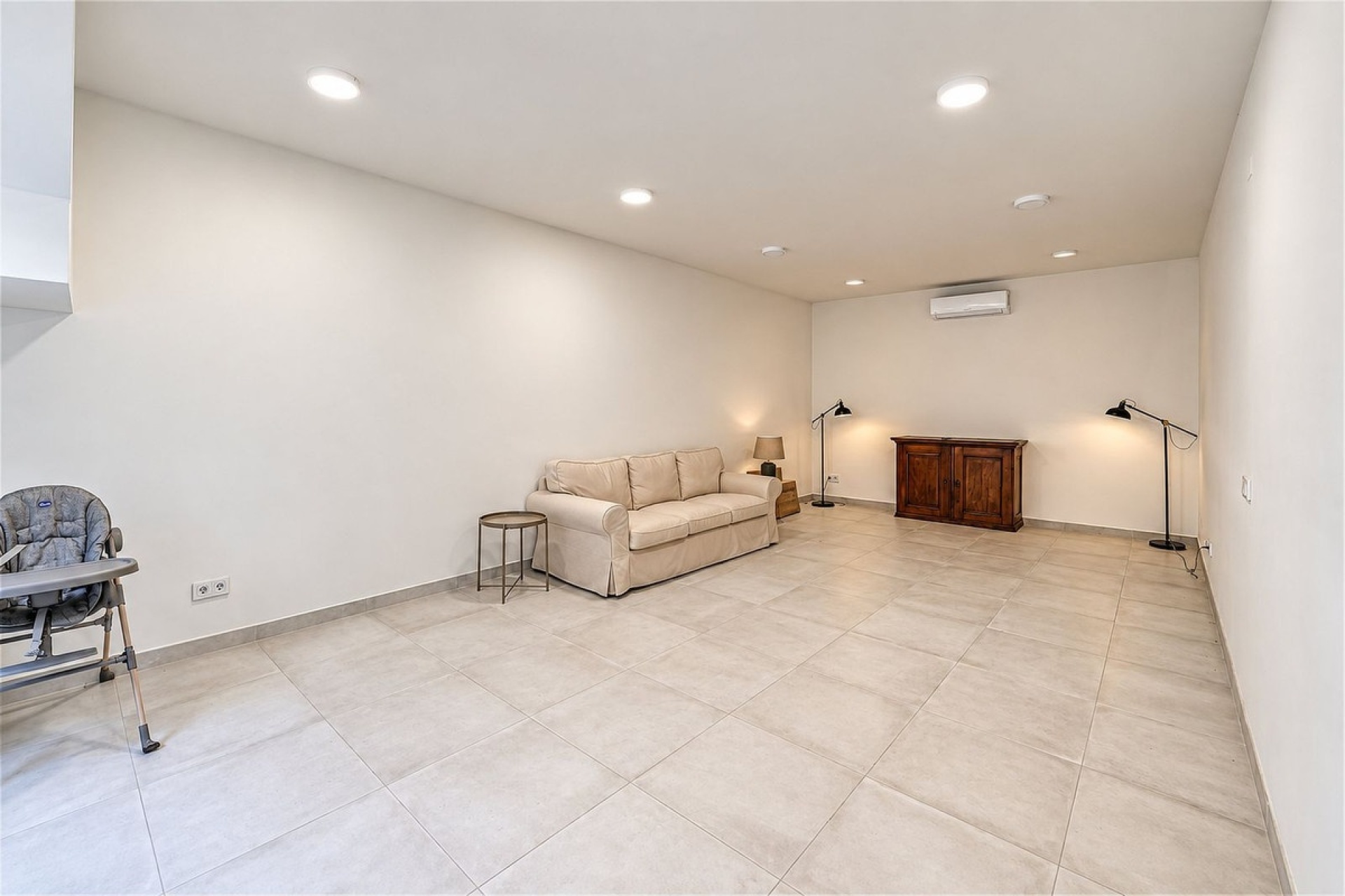 Resale - Villa - Estepona - Estepona Centro