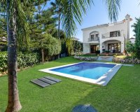 Resale - Villa - Estepona - Estepona Centro