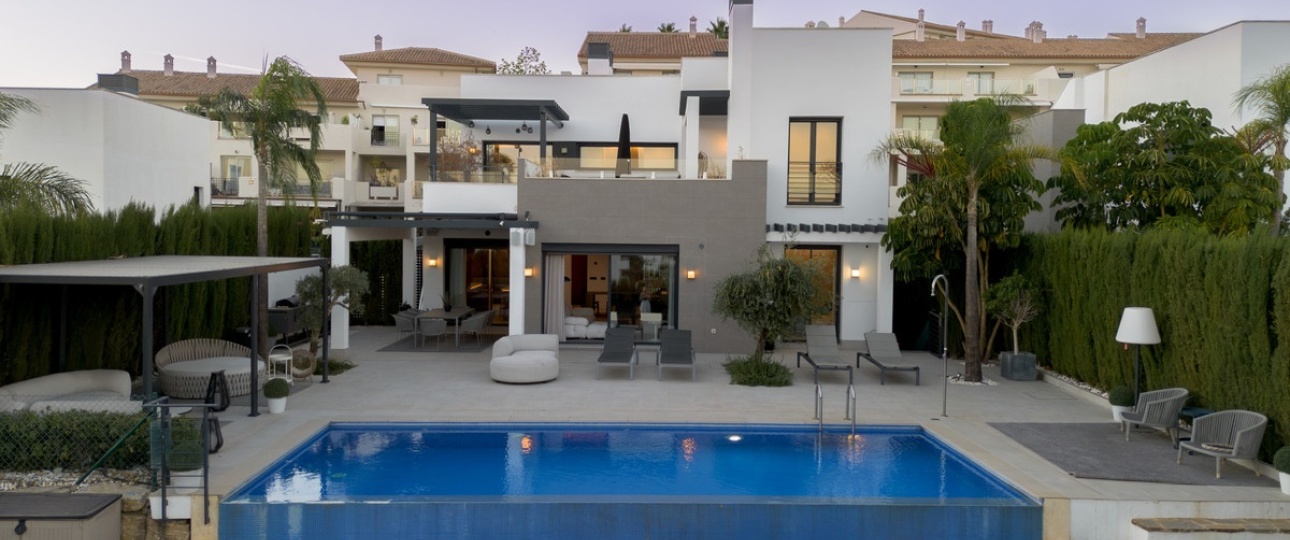 Resale - Villa - Estepona - Estepona Centro