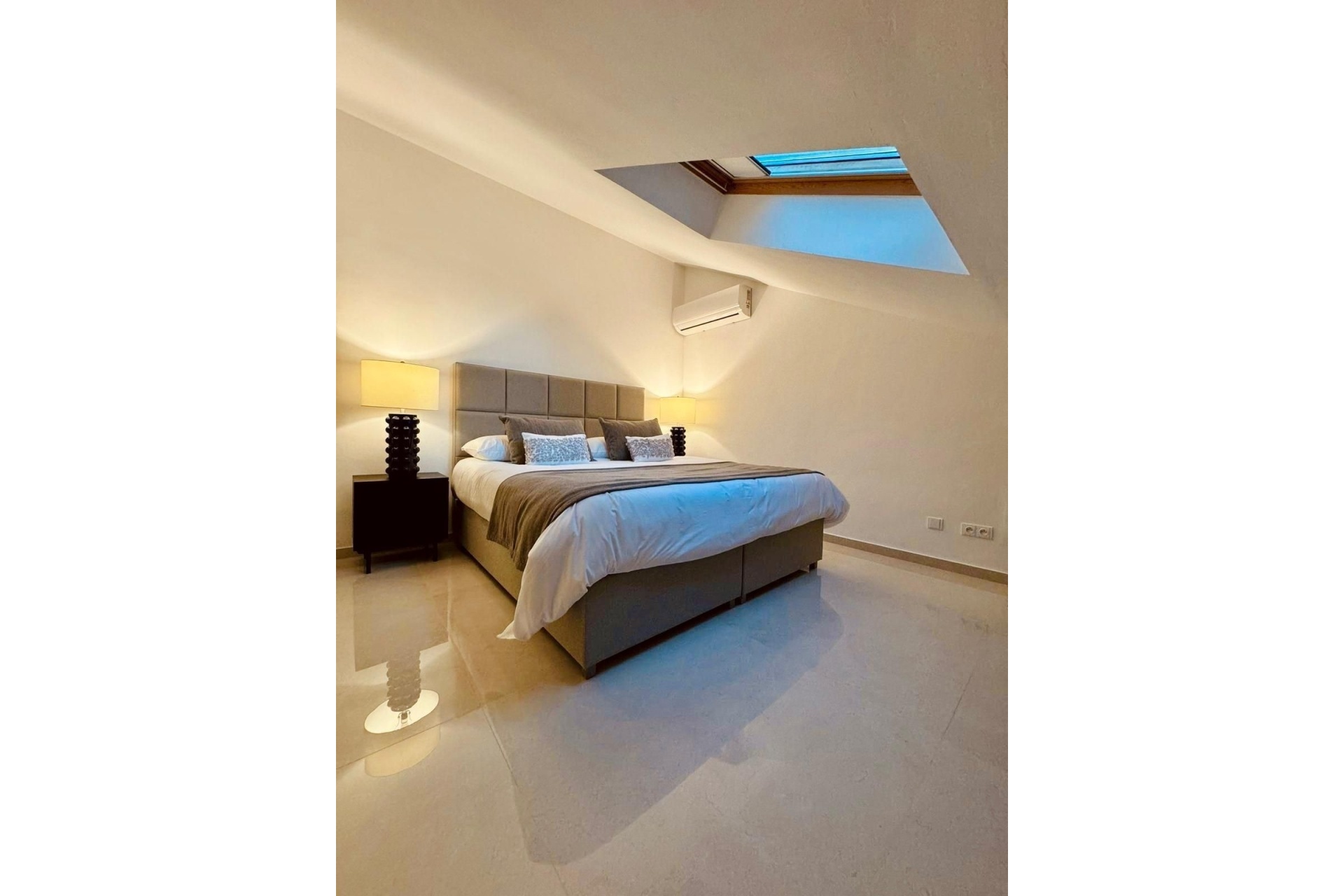 Resale - Villa - Estepona - Estepona Centro