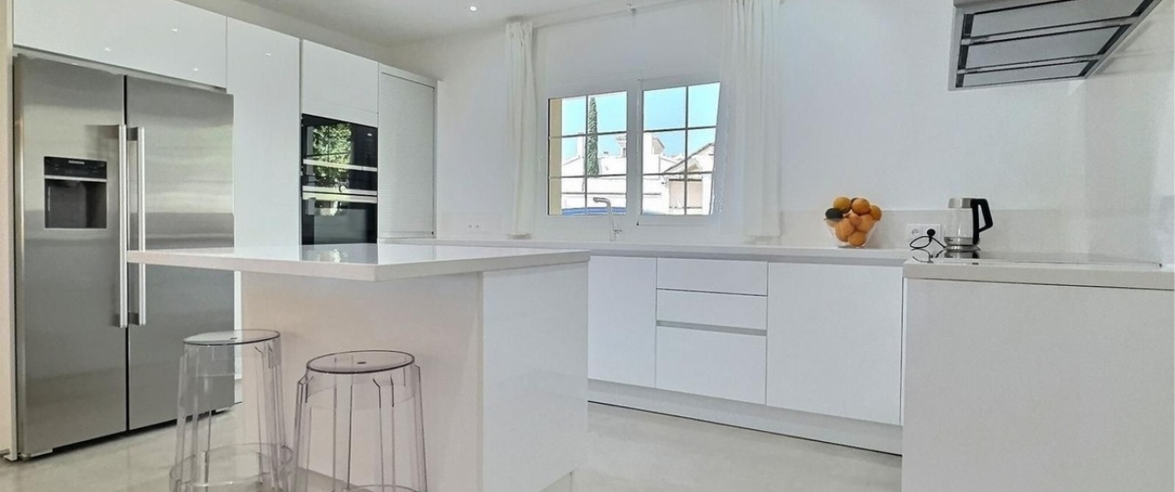 Resale - Villa - Estepona - Estepona Centro