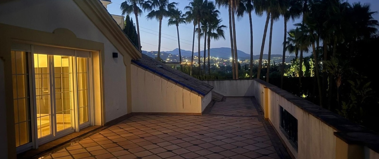 Resale - Villa - Estepona - Estepona Centro