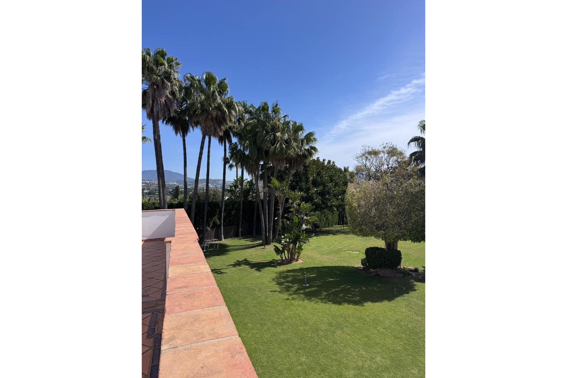 Resale - Villa - Estepona - Estepona Centro