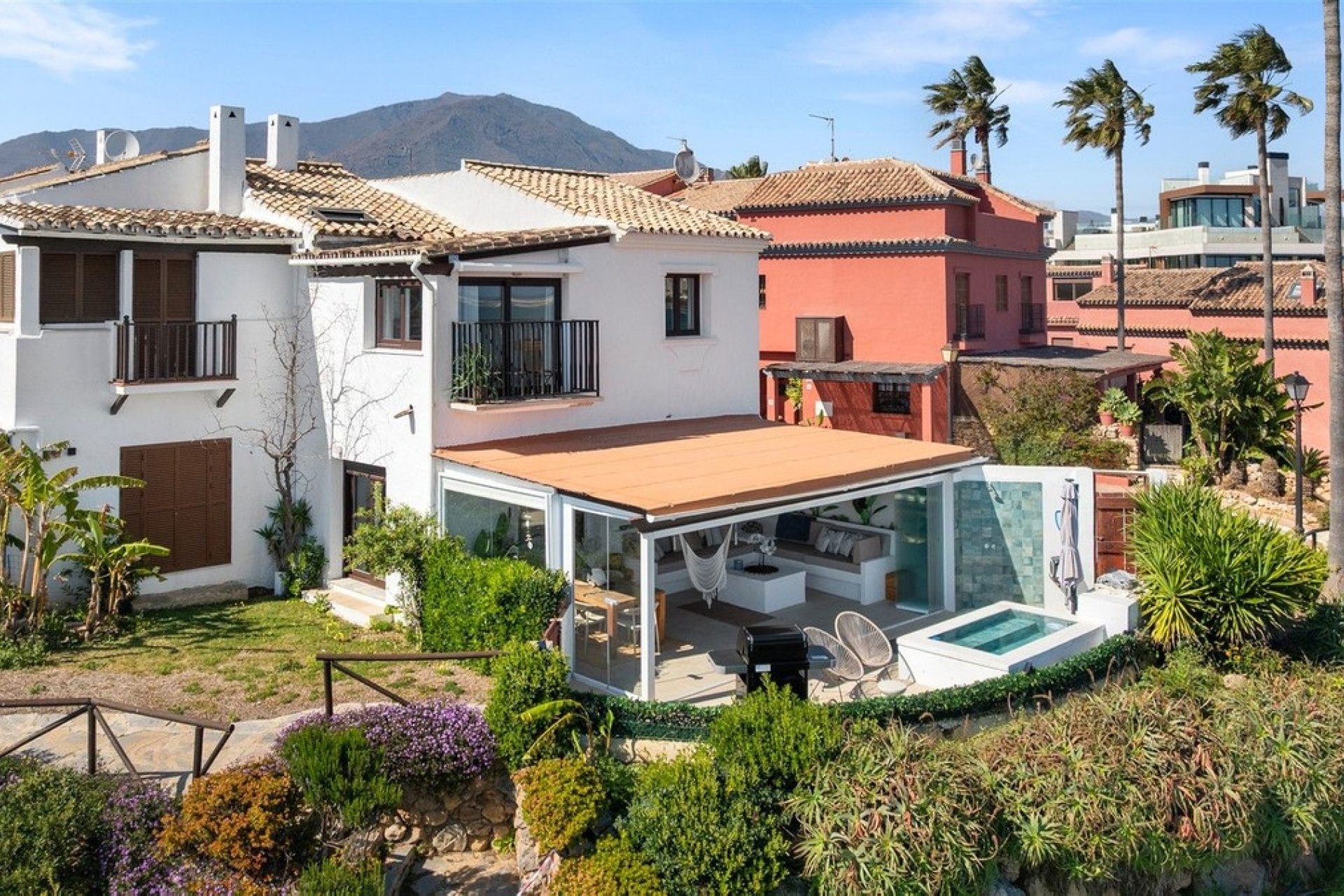 Resale - Villa - Estepona - Estepona Centro