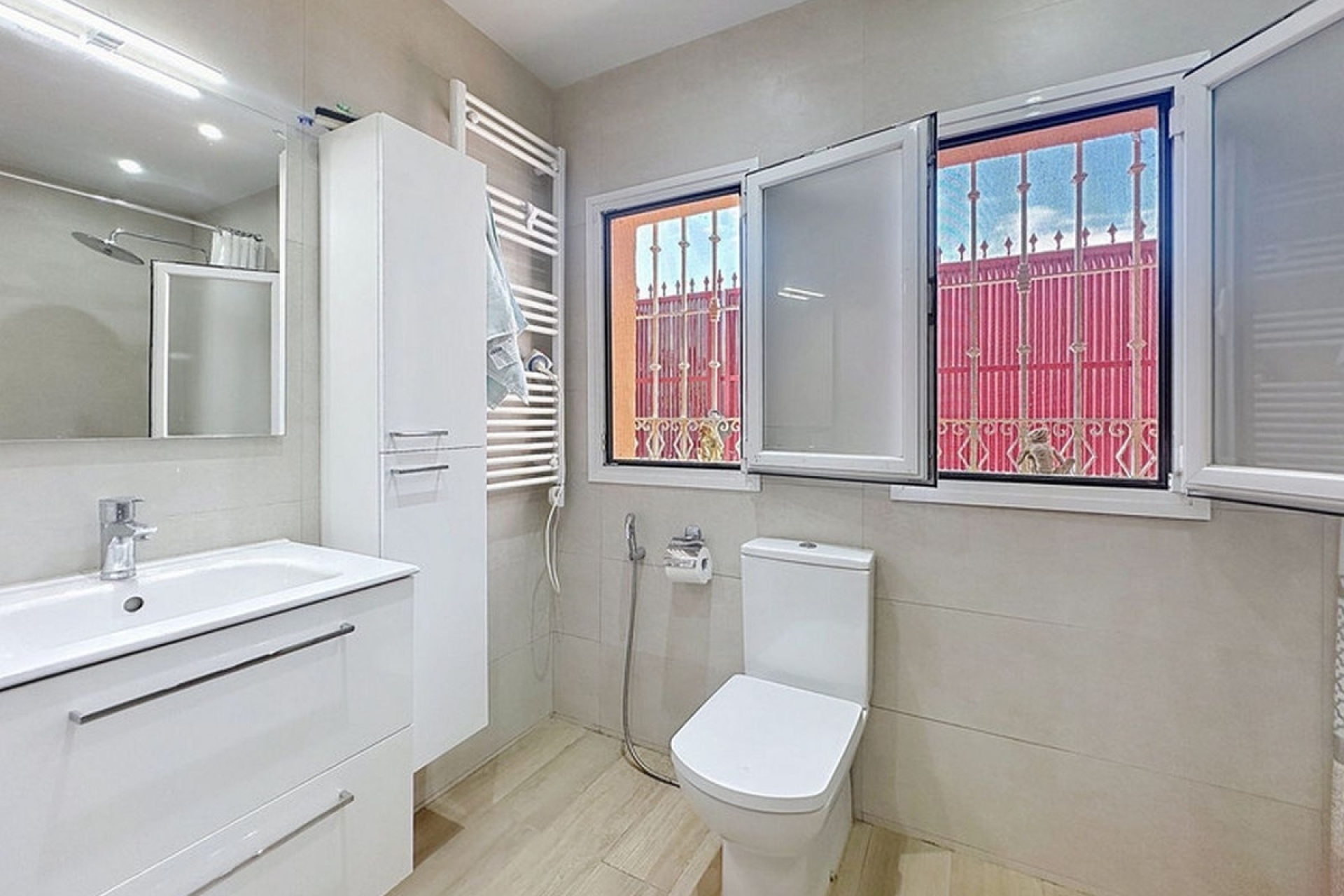 Resale - Villa - Estepona - Estepona Centro