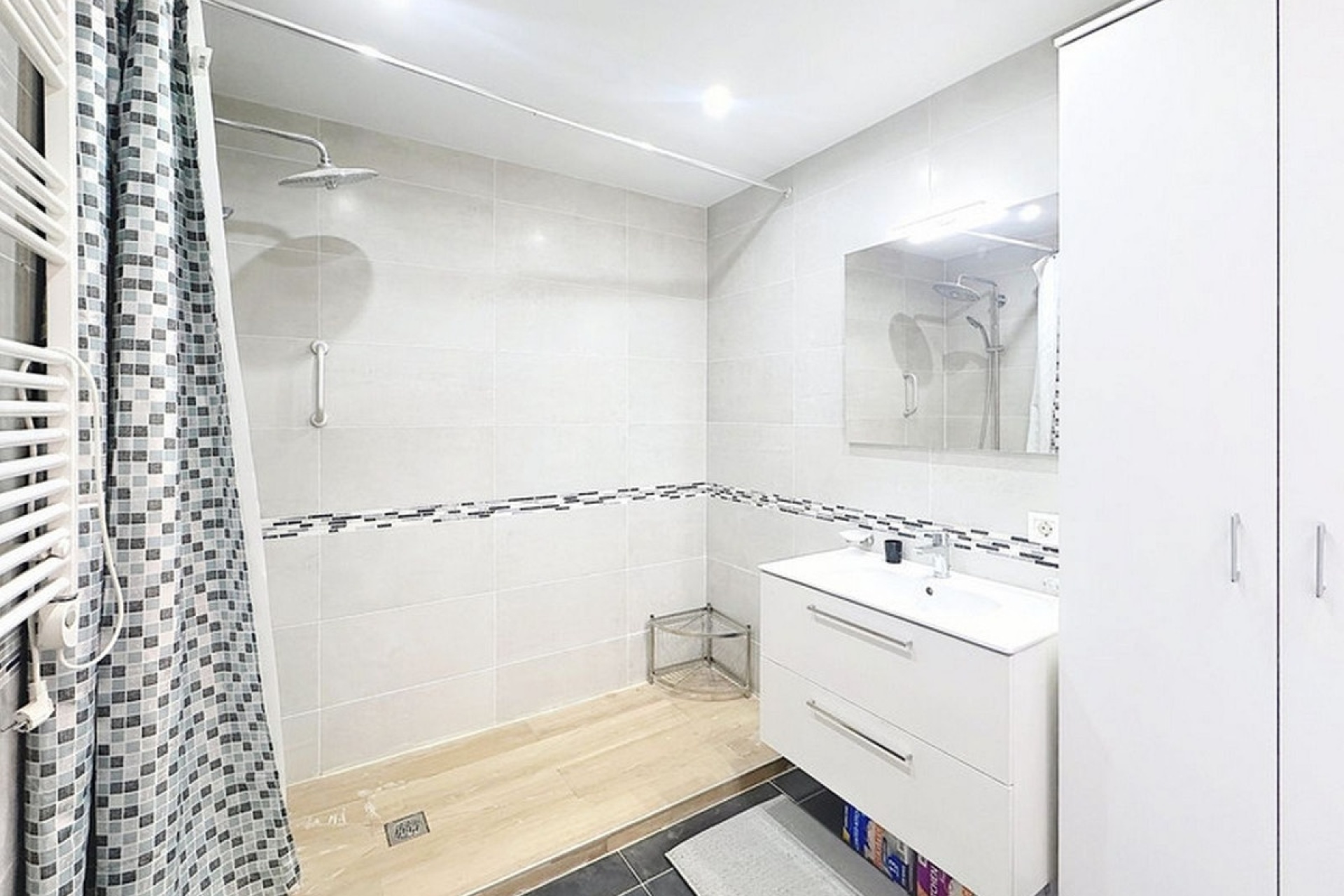 Resale - Villa - Estepona - Estepona Centro