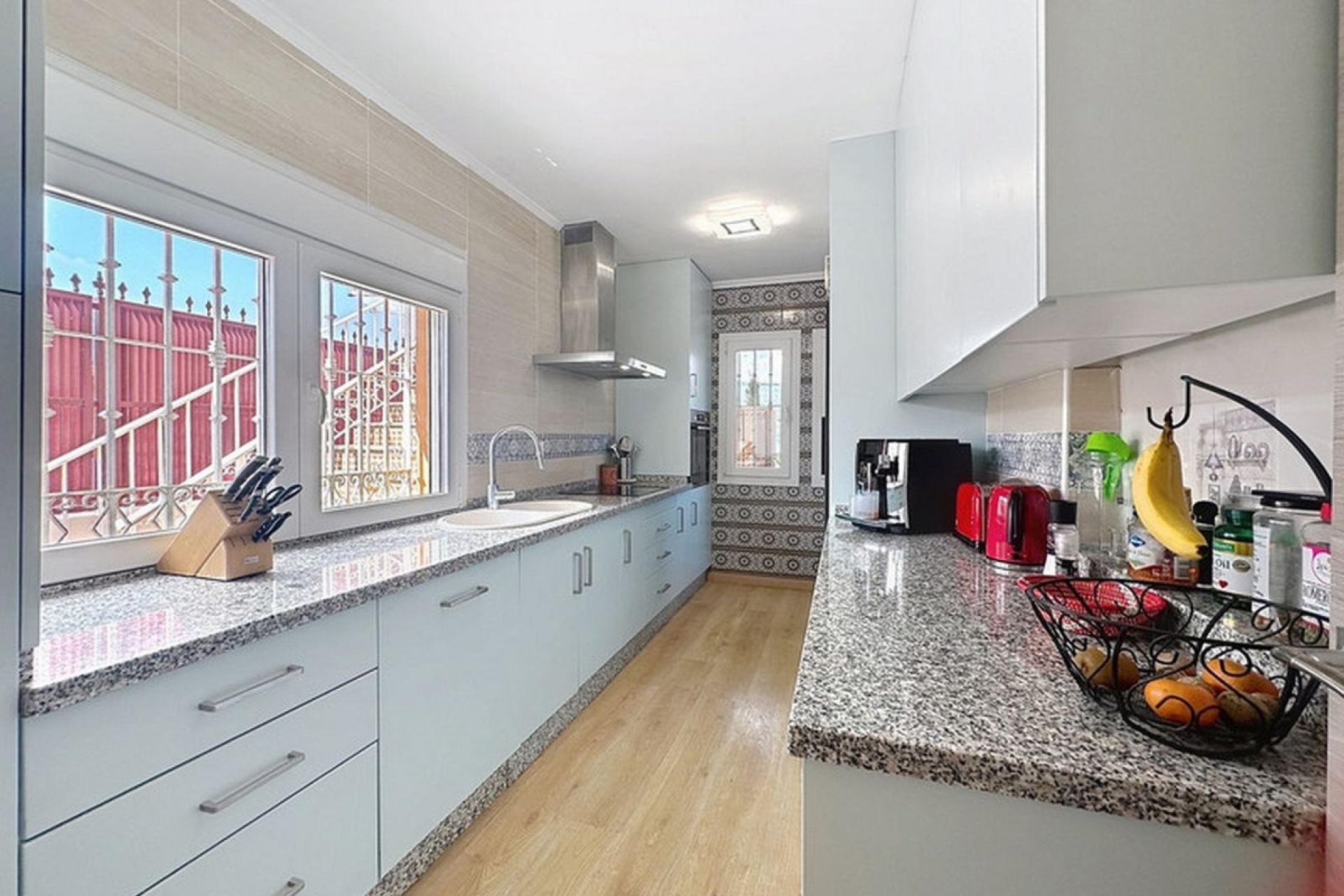 Resale - Villa - Estepona - Estepona Centro