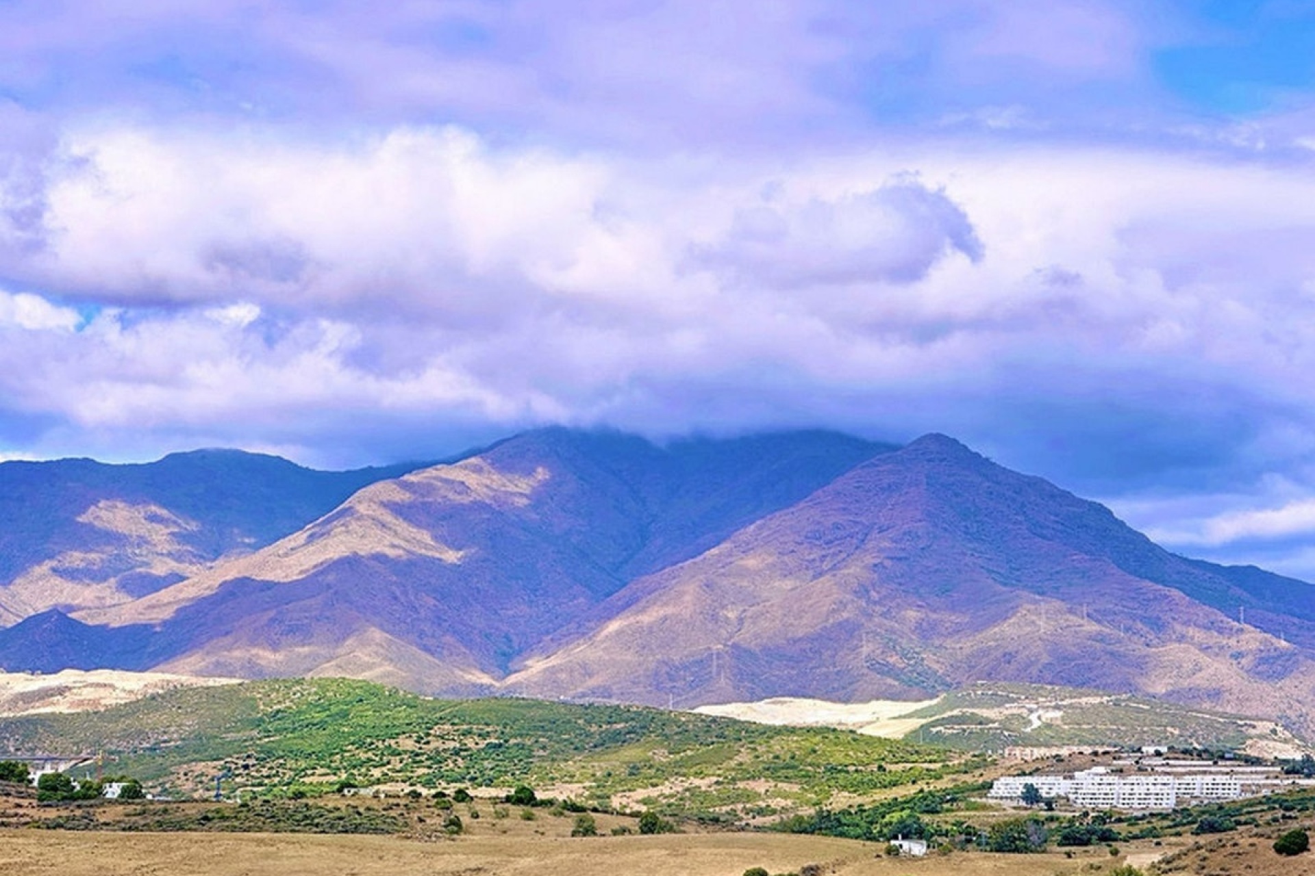 Resale - Villa - Estepona - Estepona Centro