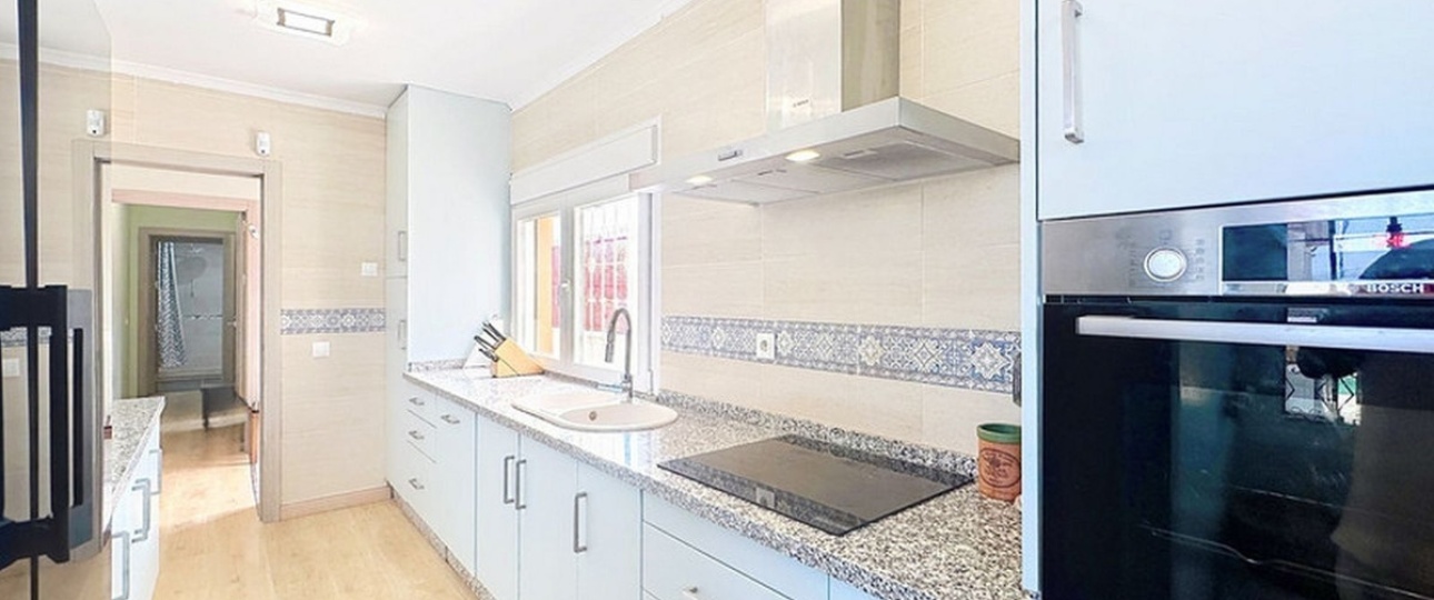 Resale - Villa - Estepona - Estepona Centro
