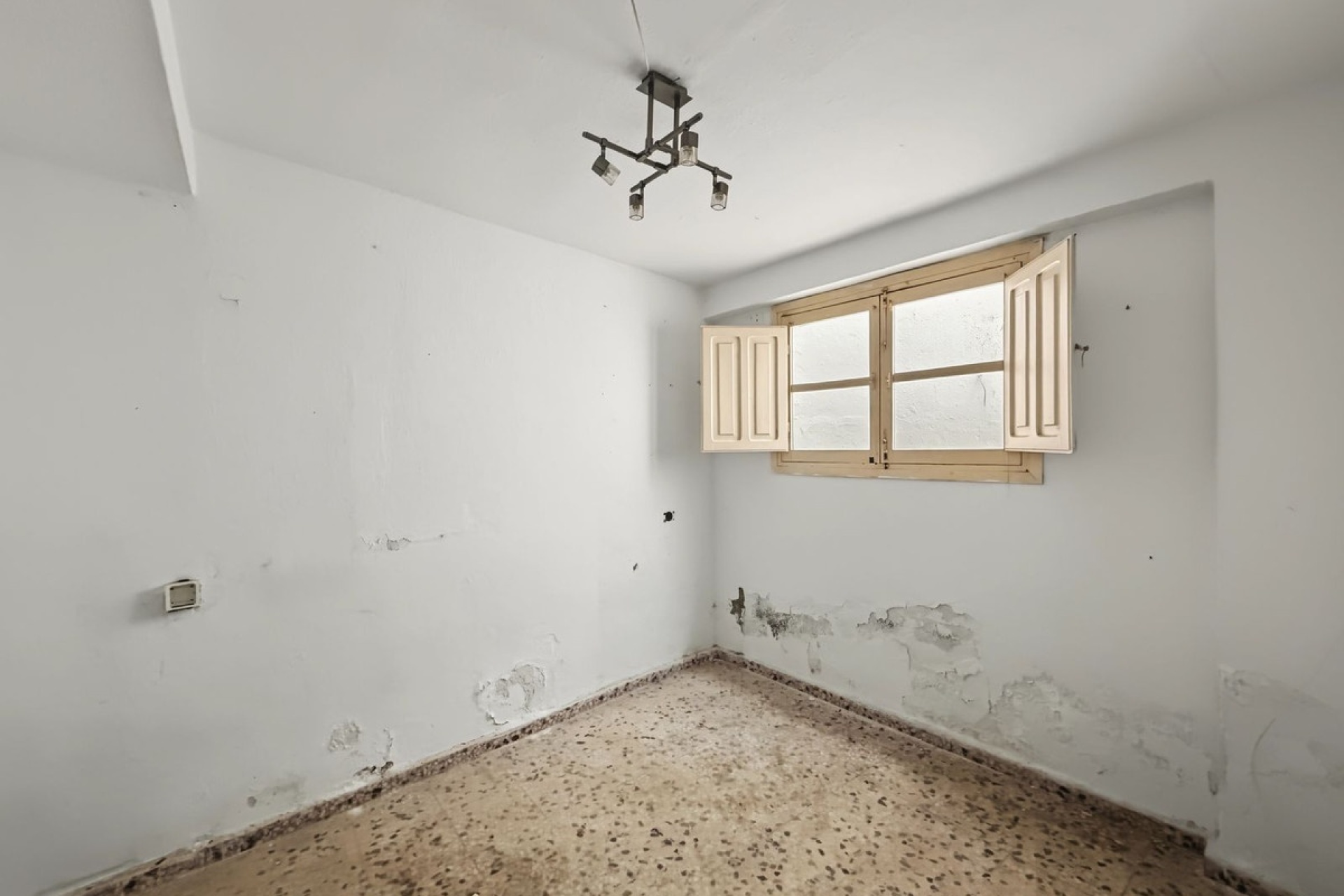 Resale - Villa - Estepona - Estepona Centro