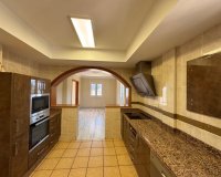 Resale - Villa - Estepona - Estepona Centro