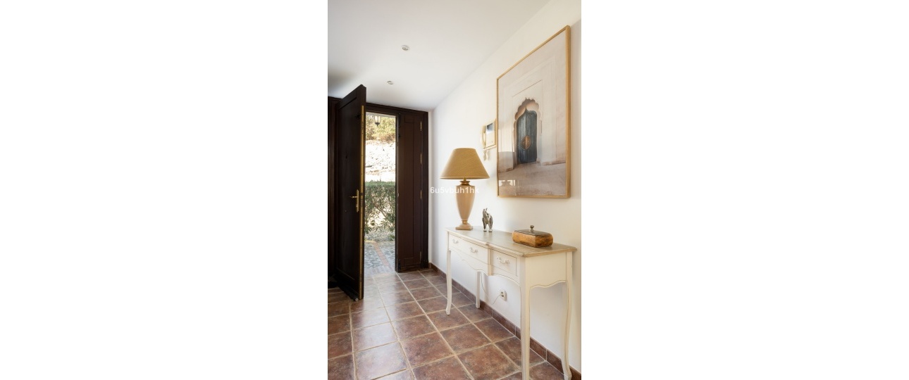 Resale - Villa - Estepona - Estepona Centro