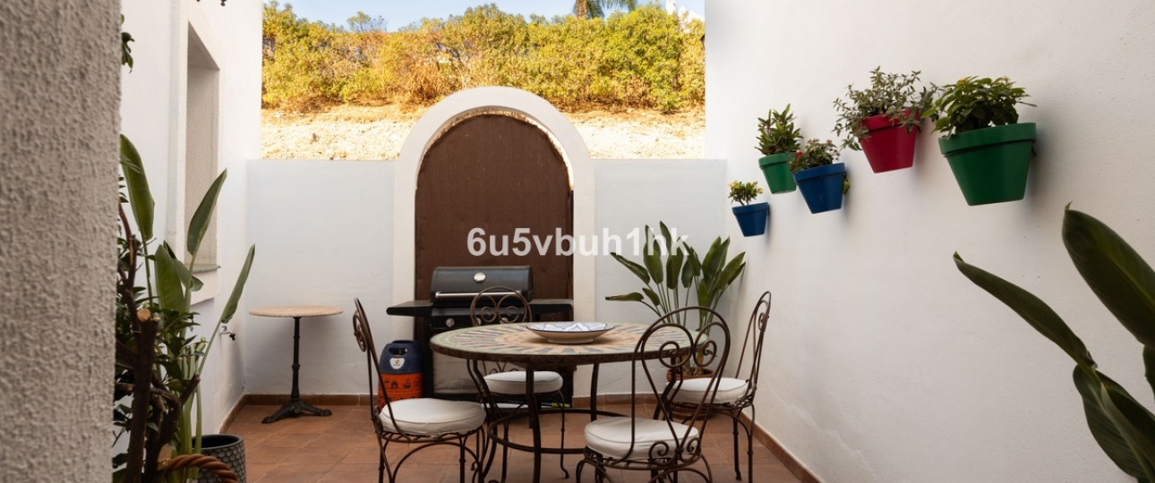 Resale - Villa - Estepona - Estepona Centro
