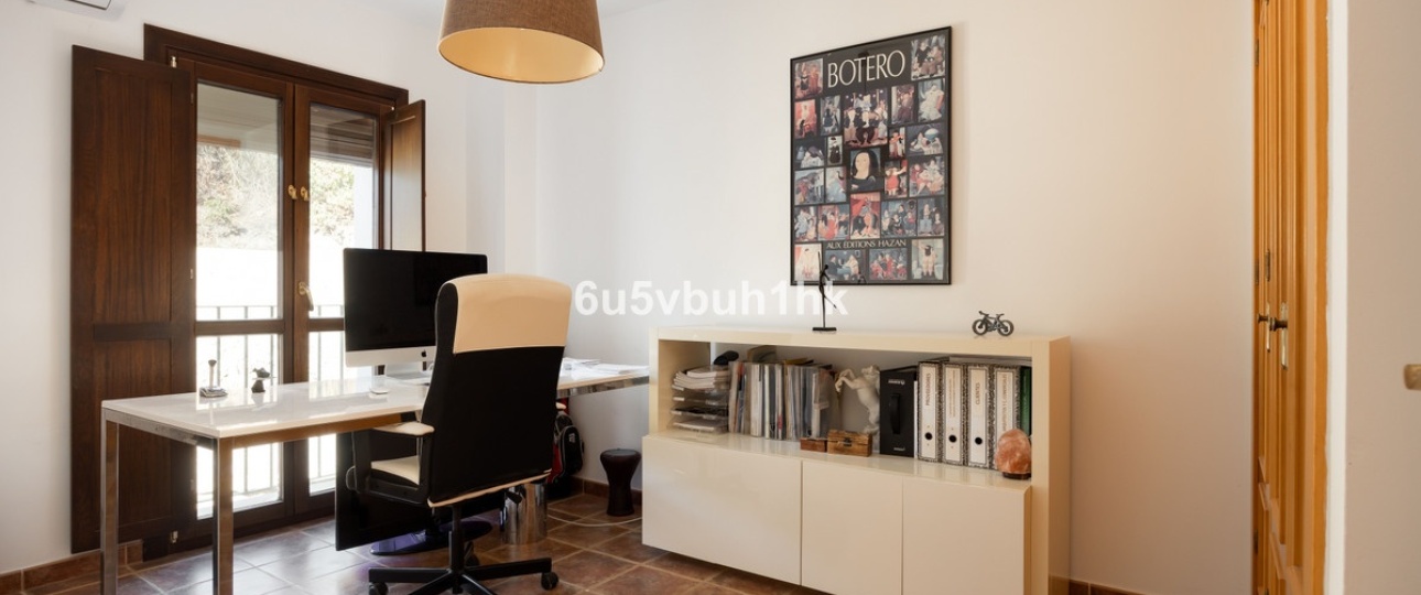 Resale - Villa - Estepona - Estepona Centro