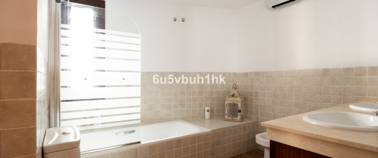 Resale - Villa - Estepona - Estepona Centro