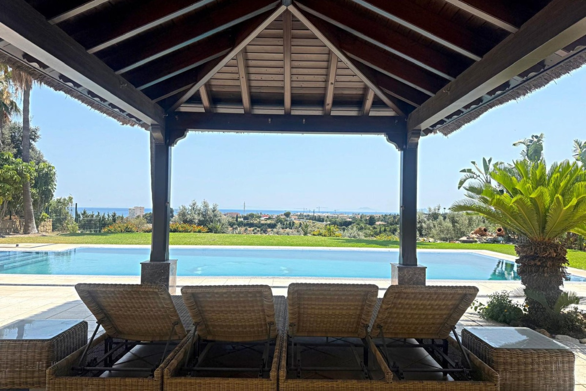 Resale - Villa - Estepona - Estepona Centro