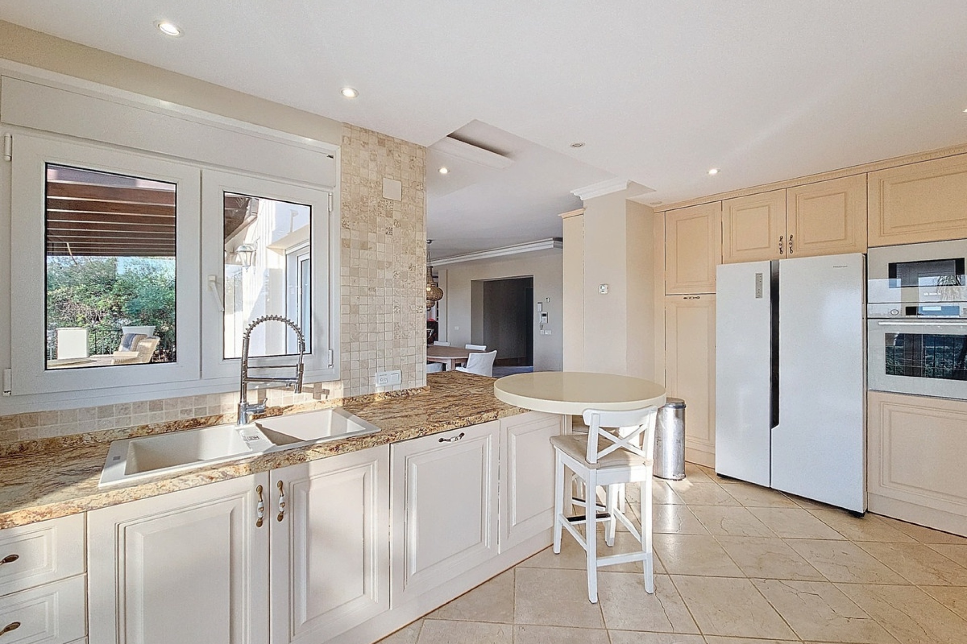 Resale - Villa - Estepona - Estepona Centro