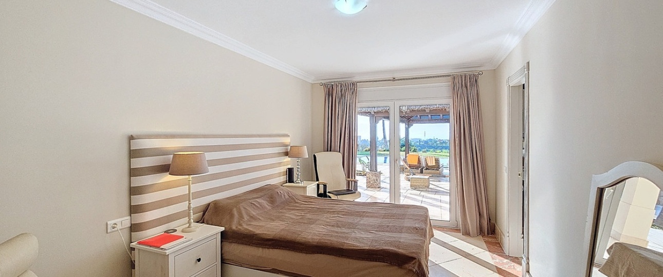 Resale - Villa - Estepona - Estepona Centro