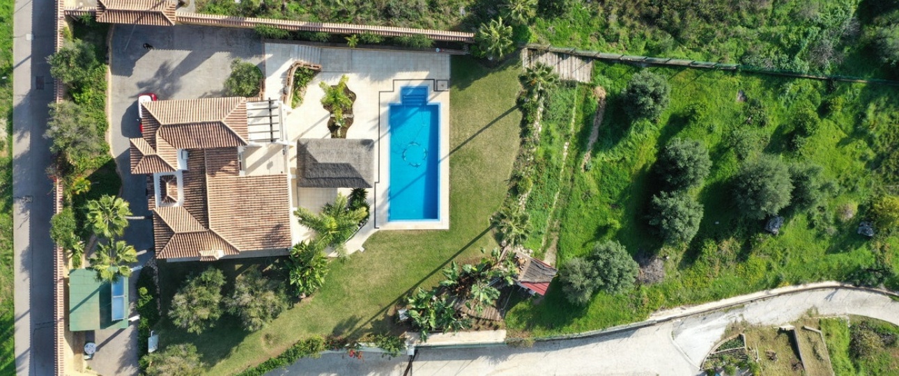 Resale - Villa - Estepona - Estepona Centro