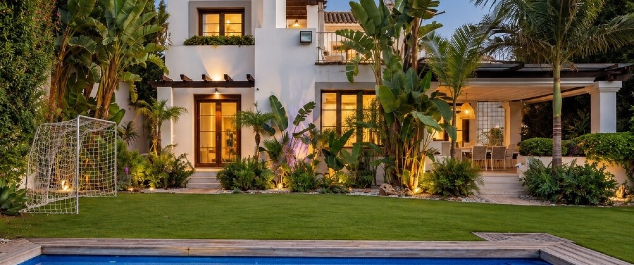 Resale - Villa - Estepona - Estepona Centro