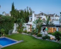 Resale - Villa - Estepona - Estepona Centro