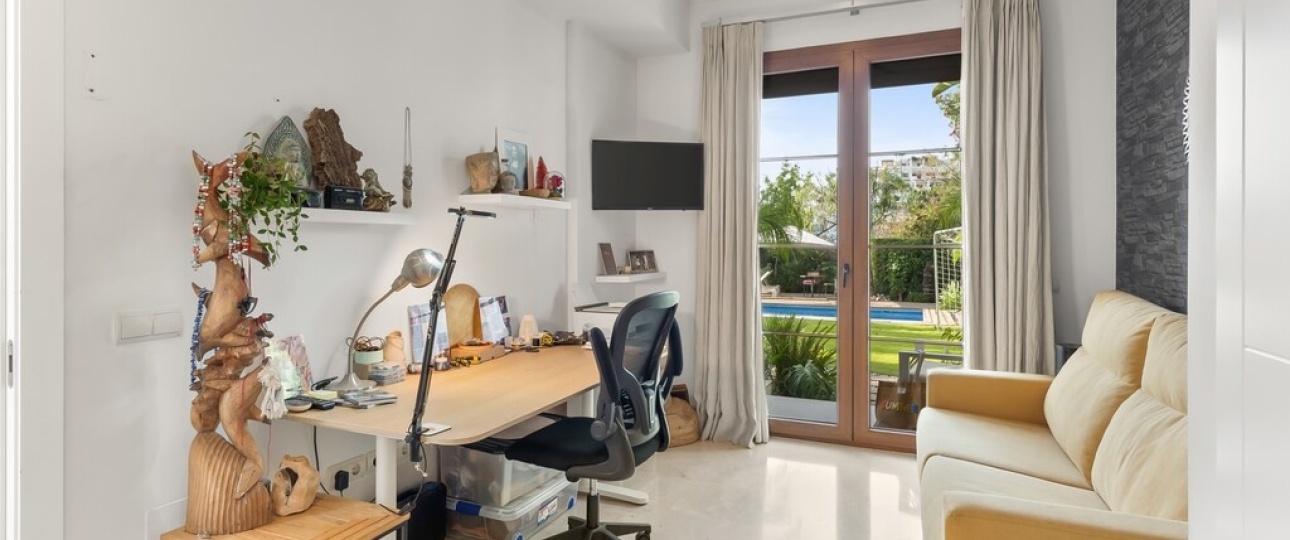 Resale - Villa - Estepona - Estepona Centro