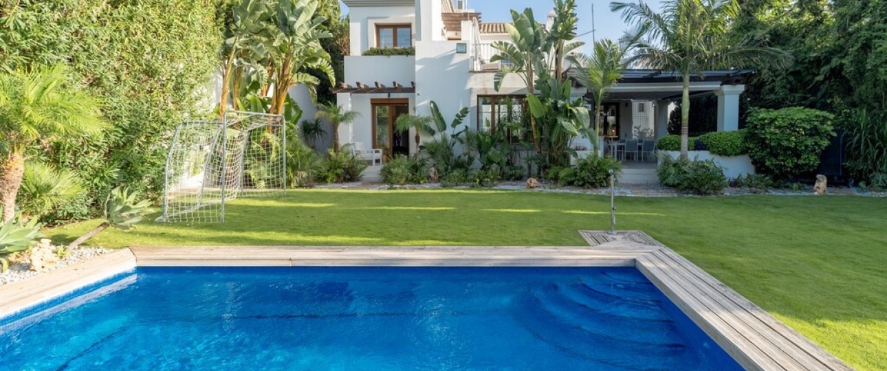 Resale - Villa - Estepona - Estepona Centro