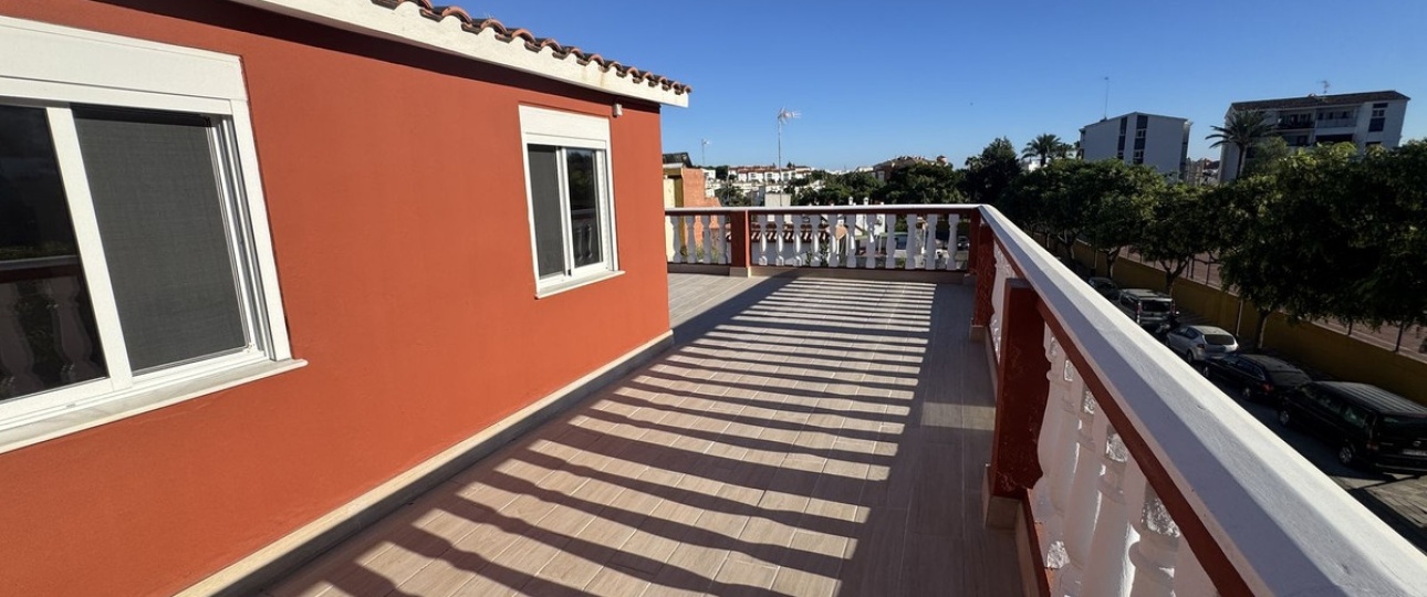 Resale - Villa - Estepona - Estepona Centro