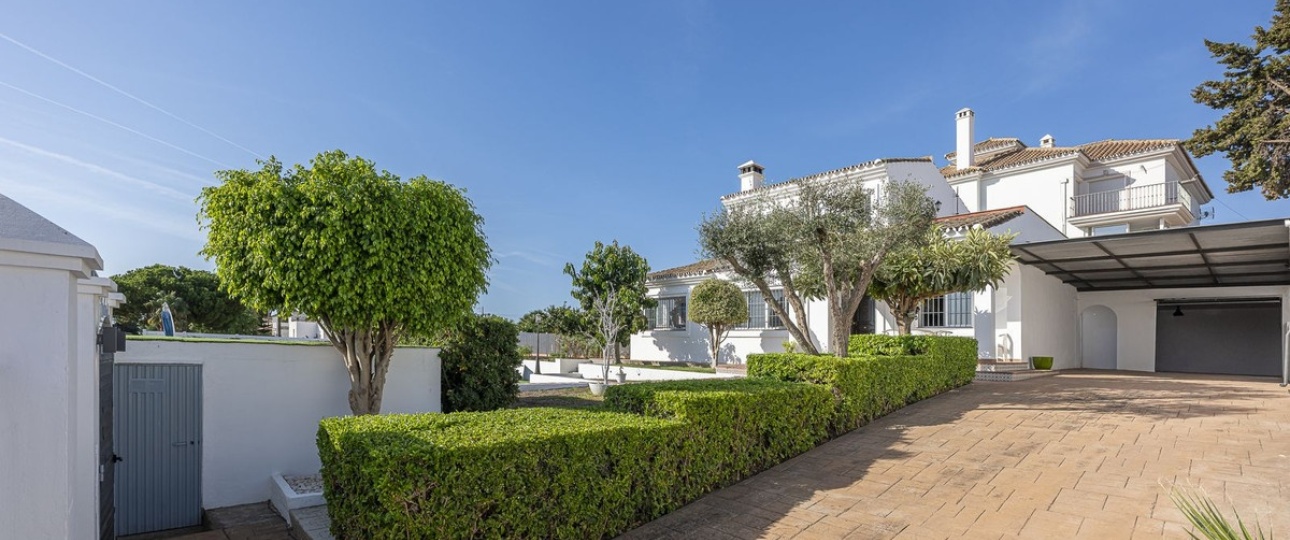 Resale - Villa - Estepona - Estepona Centro