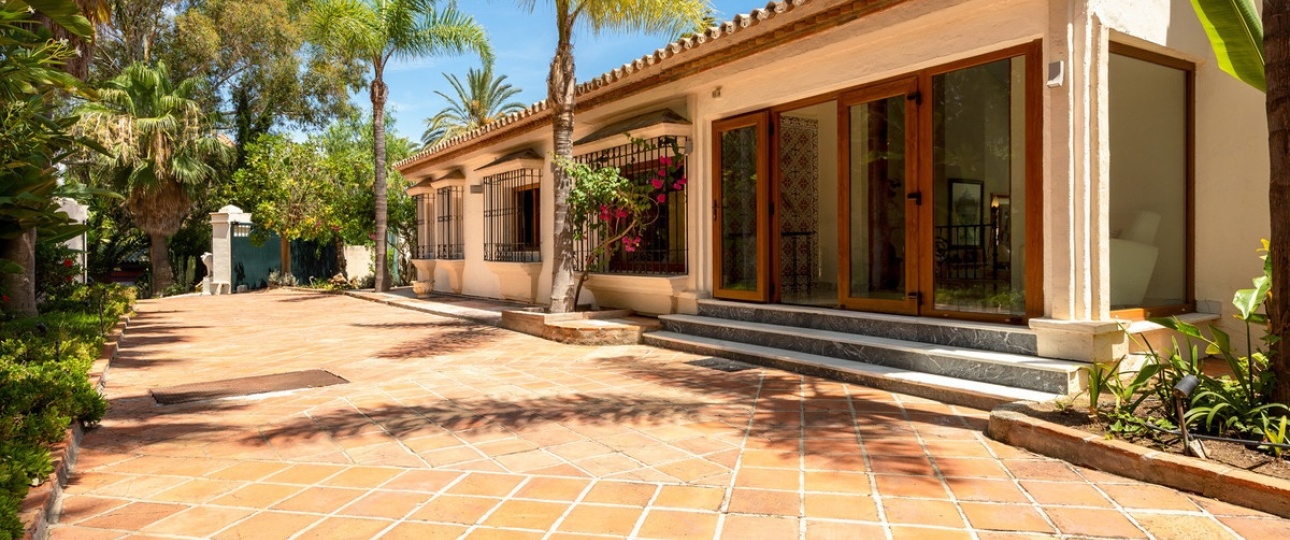 Resale - Villa - Estepona - Estepona Centro
