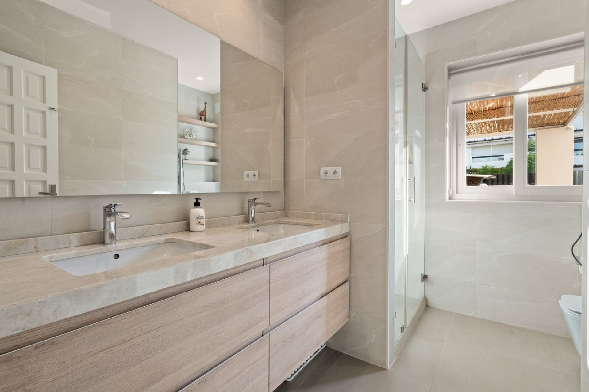 Resale - Villa - Estepona - Estepona Centro