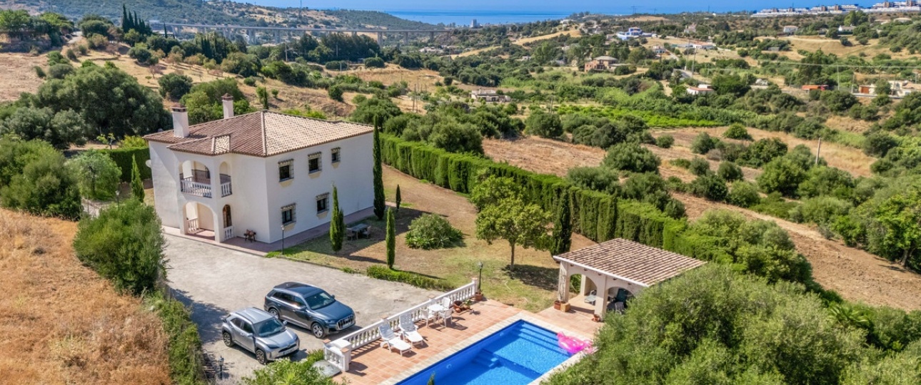 Resale - Villa - Estepona - Estepona Centro