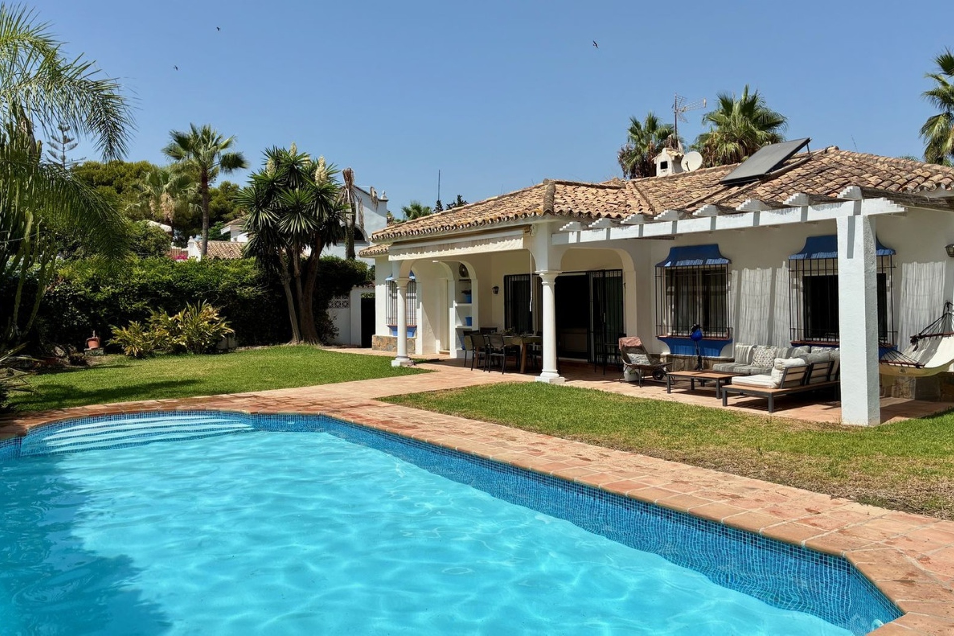 Resale - Villa - Estepona - Estepona Centro