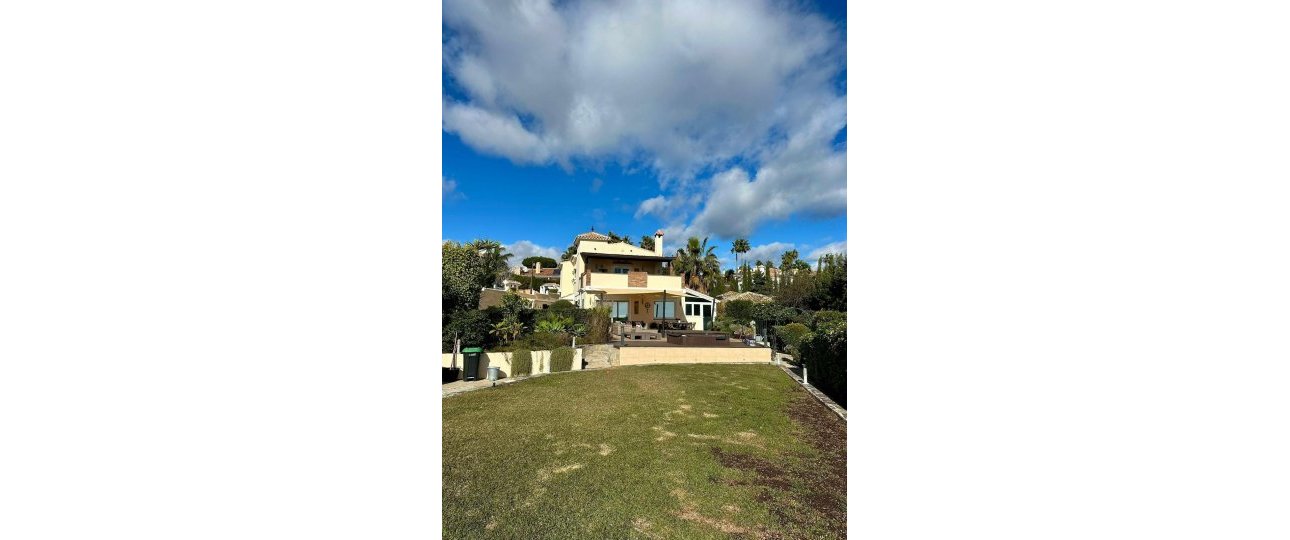 Resale - Villa - Estepona - Estepona Centro