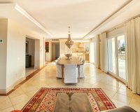 Resale - Villa - Estepona - Estepona Centro