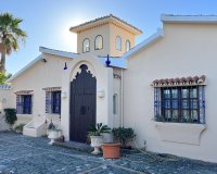 Resale - Villa - Estepona - Estepona Centro