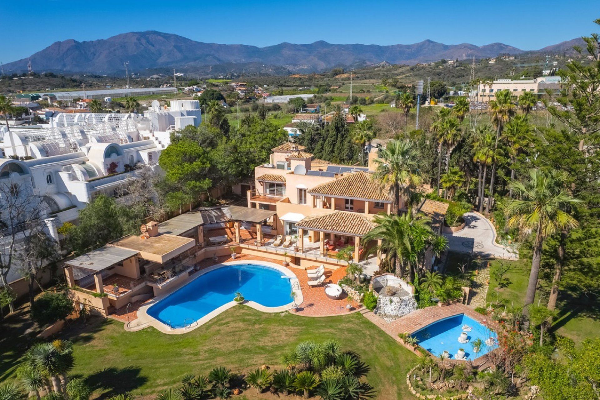 Resale - Villa - Estepona - New Golden Mile