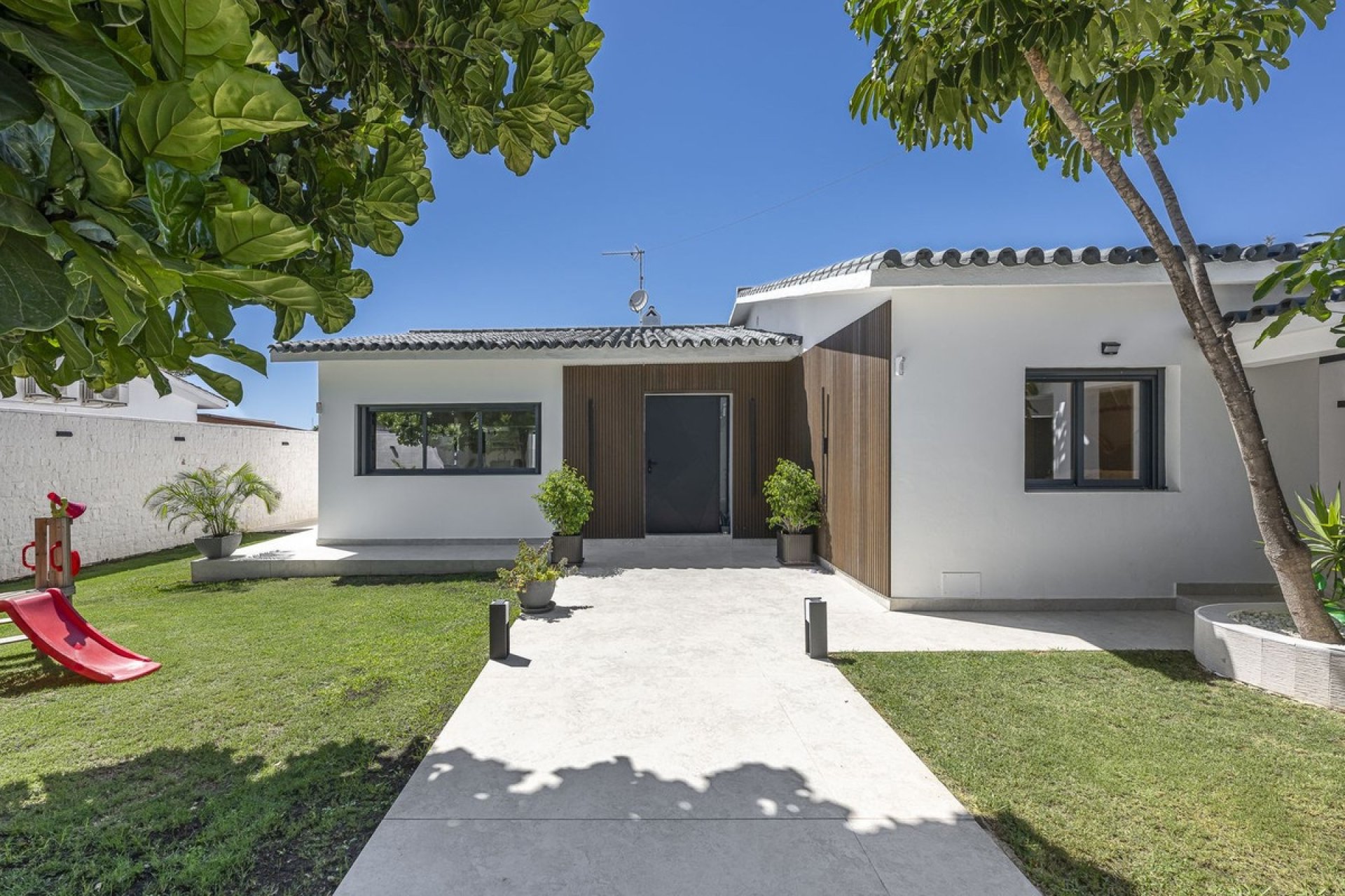 Resale - Villa - Estepona - New Golden Mile