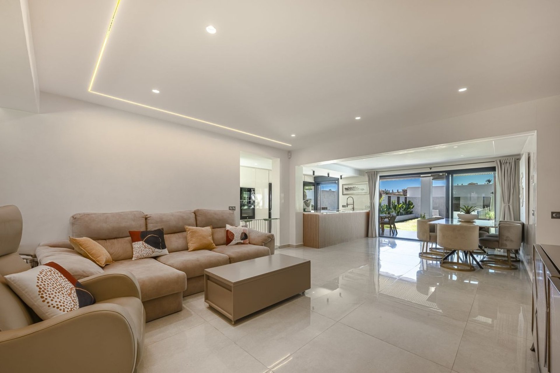 Resale - Villa - Estepona - New Golden Mile