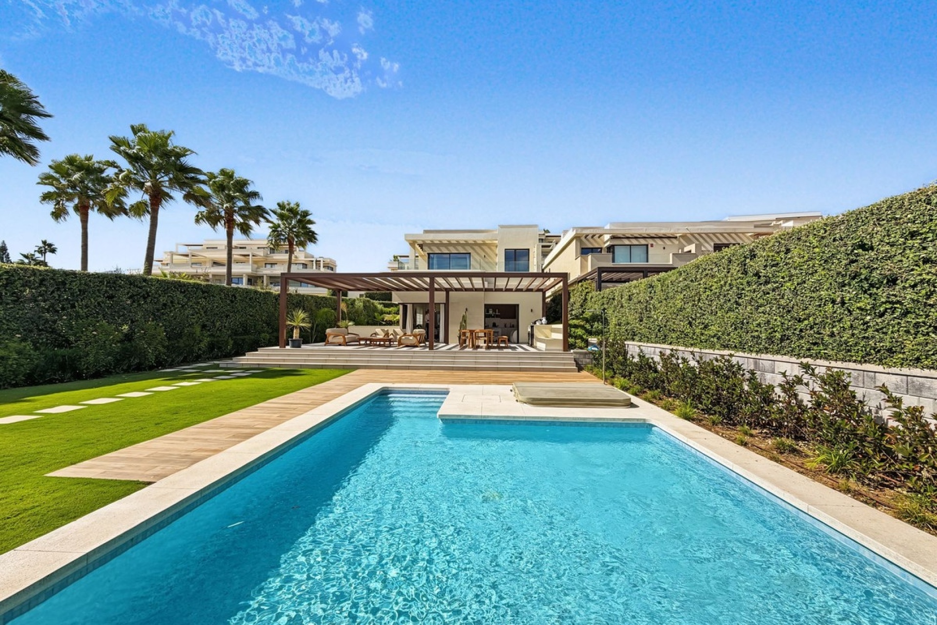 Resale - Villa - Estepona - New Golden Mile